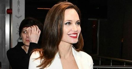 Angelini Jolie izvirio donji veš, sjevali blicevi (FOTO)