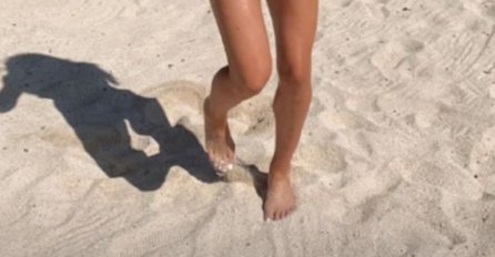 Najzgodnija teniserka objavila fotografiju u bijelom bikiniju, sve joj se ocrtalo (FOTO)