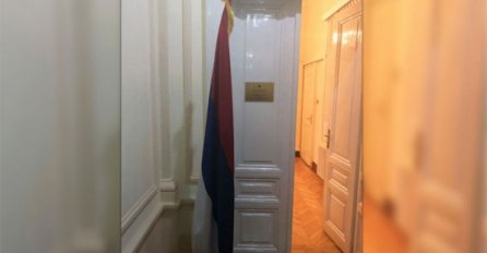 Zastava RS vraćena pred kabinet Milorada Dodika u Predsjedništvu BiH