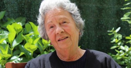 POUČNA PRIČA: Baka na kasi supermarketa