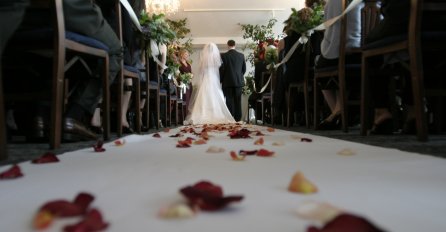 MLADA IZ LESKOVCA JE REKLA DA ZADRŽAVA SVOJE PREZIME: Čula je ovu grozotu, a tek onda je nastao HAOS