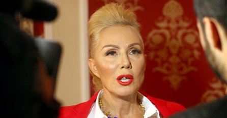 LEPA BRENA SINOĆ OBUKLA PREKRATKU HALJINU, A ONDA JE SJEVNULO SVE: U ovaj detalj svi su sinoć gledali! (FOTO)