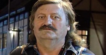 RADAŠIN POSTAO ŠMINKER, FURA MODERNU FRIZURU, SMRŠAO: Ranije bio neugledan, a tek da ga sad vidite, DAME LUDE ZA NJIM (FOTO)