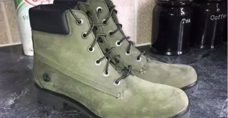 PRODALA ČIZME PREKO INTERNETA, PA PROPALA U ZEMLJU OD STIDA: Pogledajte šta je ostalo u njima! (FOTO)