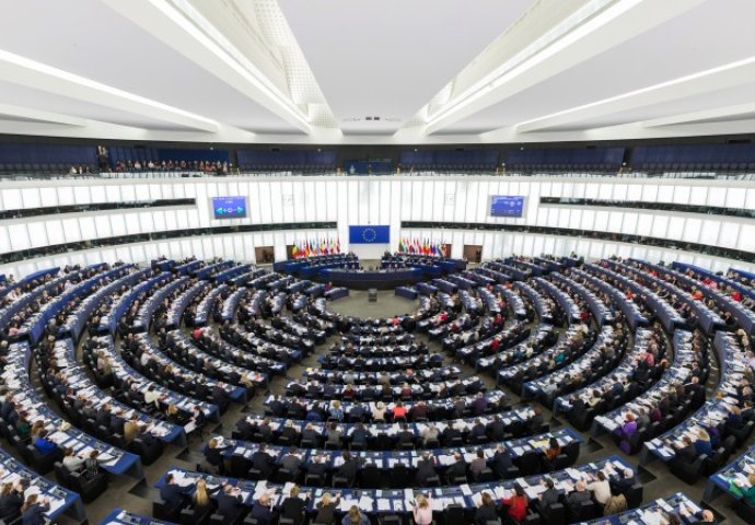 EP: Priznavanje genocida u Srebrenici osnovni korak na putu Srbije ka EU