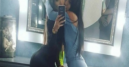 DJEVOJKE SE SLIKALE U PROVOKATIVNOM IZDANJU: Zbog jednog detalja sada im se smije cijeli svijet 