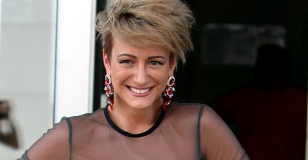 DUŠICA DANAS UŽIVA U VELIKOJ POPULARNOSTI: Evo u kakvom je stanju živjela na početku karijere (FOTO) 