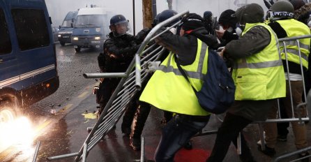 PARIZ: Uhapšeno 224 ljudi, zatvoreno 20 stanica metroa