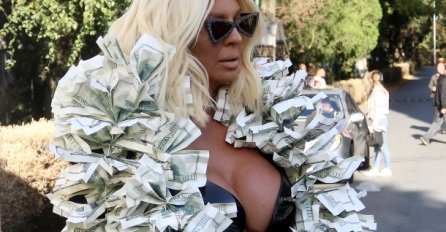 KARLEUŠA POKLONILA PARTIZANU NOVAC: A kad vidite sumu zavrtjet će vam se u glavi HUMANA PJEVAČICA