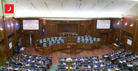 Srpski zastupnici se zatvorili u parlament na Kosovu