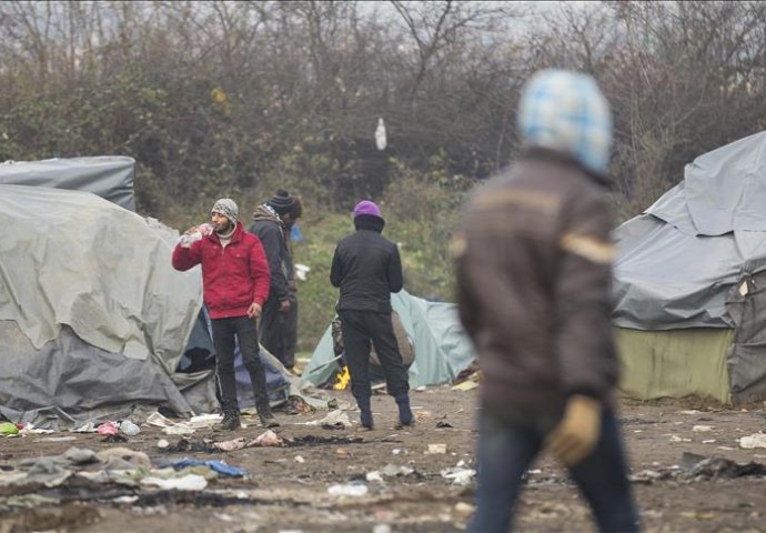 Migranti pod otvorenim nebom dočekali minuse