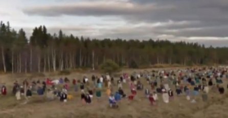 GOOGLE USLIKAO NAJSTRAŠNIJI PRIZOR IKADA: Svi su mislili da je to grupa ljudi, A ONDA SU POGLEDALI MALO BOLJE! (FOTO)