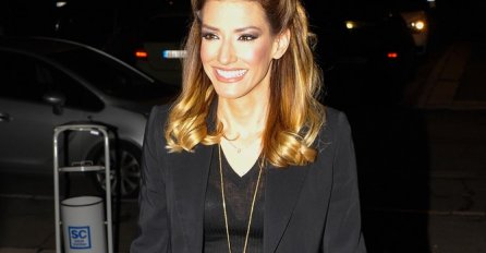 JOVANA STIGLA NA KONCERT ŽELJKA JOKSIMOVIĆA I SVI SU ODMAH POGLEDALI U NJENE ČIZME: "Ovo još nismo vidjeli" (FOTO)