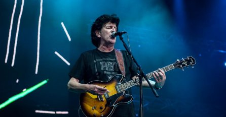 BAJAGA JE JUČER NAPUNIO ARENU, ALI SVI SU GLEDALI U NJEGOVU SUPRUGU: Upoznao ju je u autobusu i 35 godina voli samo nju (FOTO)