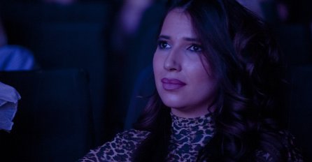 OD SRAMOTE JE NIJE MOGAO POGLEDATI: Kćerka Željka Joksimovića na njegov koncert OBUKLA POTPUNO PROVIDNO (FOTO)