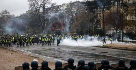 Francuski premijer Philippe objavio suspenziju akciza na gorivo