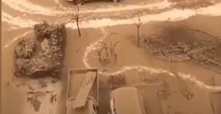 ŽUTI SNIJEG PREKRIO GRADOVE, LJUDI U PANICI: Ovo se još nije desilo (VIDEO)