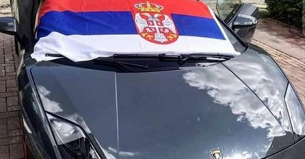 U BIJESNIM KOLIMA SVOTE NOVČANICA, LUKSUZ NA SVE STRANE: Ovako se bahate bogati klinci Balkana, pariraju djeci milionera s drugih krajeva svijeta! (FOTO)