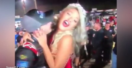 POKUŠAO POLJUBITI MANEKENKU: Ali ono što je uslijedilo NIKAKO NIJE OČEKIVAO! (VIDEO)