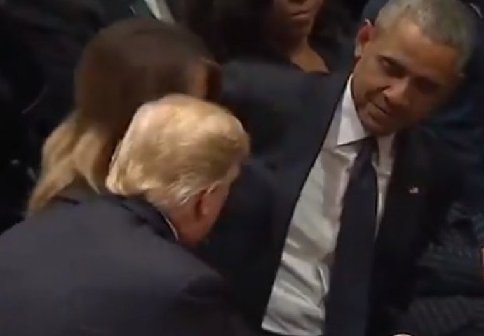 OVO JE BILO NEUGODNO: Pogledajte šta je Trump uradio na ispraćaju Georgea H. W. Busha (VIDEO)