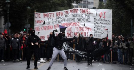 HAOS U GRČKOJ: Došlo do sukoba demonstranata i policije 
