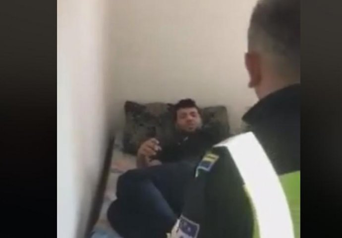 MIGRANTI U BIHAĆU ZAUZELI PRIVATNU KUĆU, A ONDA JE DOŠLA POLICIJA: 'Diži se bolan. Ti k'o da si u svojoj kući' (VIDEO)