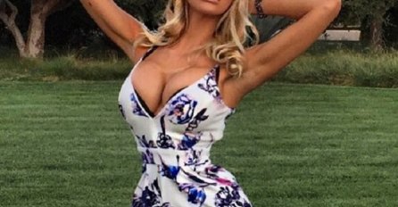 DANAS IZGLEDA KAO GREŠKA FOTOŠOPA: Isplivale njene slike iz djetinjstva i niko ne može da je prepozna! (FOTO)