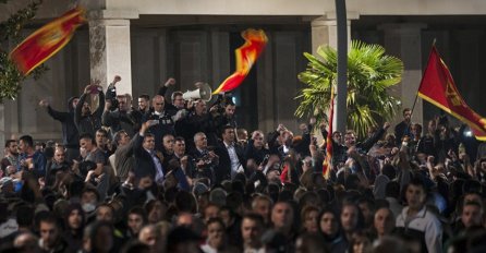 Na ulicama Podgorice prosvjedi u žutim prslucima