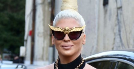 JELENI ĆE SE ISPUNITI NOVOGODIŠNJA ŽELJA NA KOJU JE ČEKALA 12 GODINA: Pjevačica ne može sakriti oduševljenje!