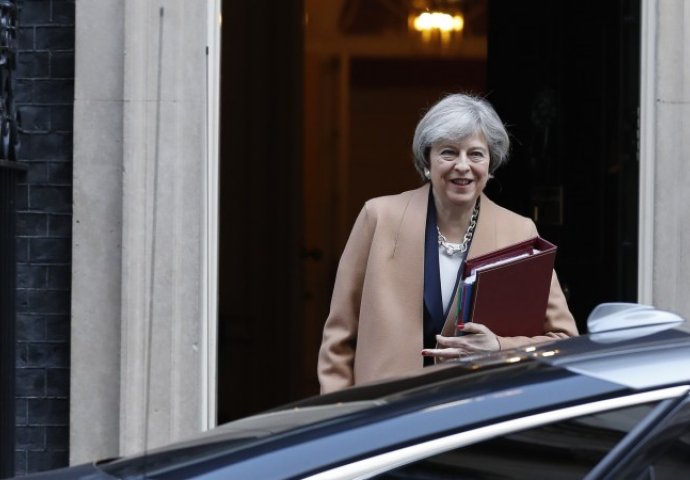 Theresa May doputovala u Bruxelles na razgovore o Brexitu