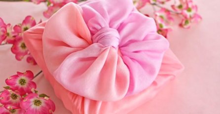 JAPANSKA METODA PAKOVANJA POKLONA JE ZALUDJELA SVIJET: Svi će tražiti da im otkrijete tajnu (VIDEO)