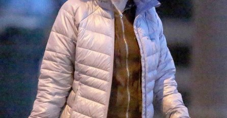 SLAVNA LJEPOTICA PROŠETALA GRADOM I NIKO JE NIJE PREPOZNAO: Svi se pitaju šta joj se dogodilo! (FOTO)