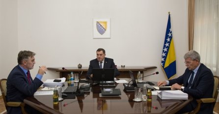 VIDITE LI NA OVOJ SLICI ZASTAVU RS-A: Ona je IPAK tu, a Dodik je otkrio GDJE SE NALAZI (FOTO)