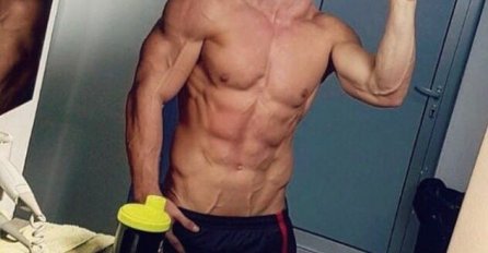 SAŠA KOVAČEVIĆ NEPREPOZNATLJIV! Na početku karijere ni traga od MIŠIĆA! (FOTO)