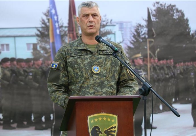  Thaci u vojnoj uniformi posjetio danas kasarnu "Adem Jashari" 