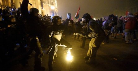 U Budimpešti sukobi demonstranata i policije, bačen suzavac