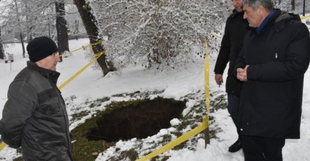 U Velikom parku se pojavila pukotina u tlu, Općina poduzima hitne mjere