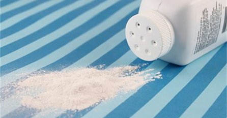 KLADIMO SE DA OVO NISTE ZNALI: Puder za bebe ima moći za koje niste mogli ni sanjati JEFTINO, A ČUDESNO!