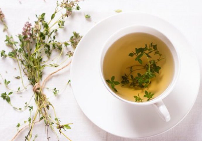ZOVU GA NAPITAK SREĆE: Najpoznatiji travar 20 stoljeća otkriva recept za čaj koji eliminiše nervozu organizma!