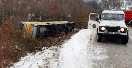 Prevrnuo se autobus između Nevesinja i Gacka, ima povrijđenih i mrtvih