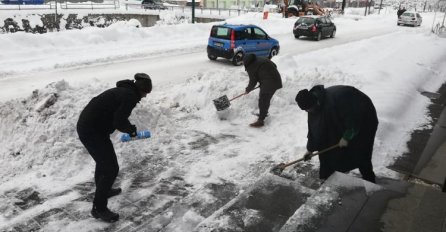 U Kaknju mobilizacija svih resursa u borbi sa snježnim nedaćama