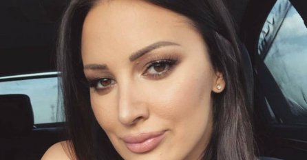 ALEKSANDRA PRIJOVIĆ OBJAVILA SLIKU BEBE, PRESLADAK JE: Svi gledaju u ovaj detalj i tope, "MAMINE NEMIRNE NOGICE"