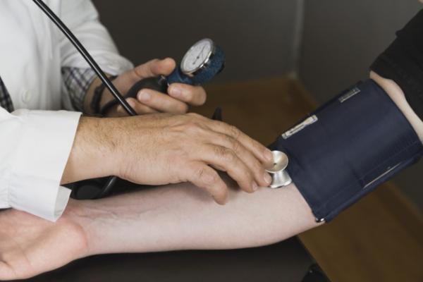Gestacijska hipertenzija – povišen krvni tlak u trudnoći