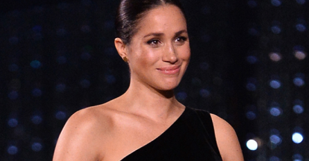 NIKO NIJE SKIDAO POGLED SA NJE: Megan zablistala u uskoj haljini, trudnički stomak, ali SVI su gledali samo ovo (FOTO)