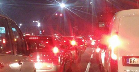 POTPUNI KOLAPS U GRADU! ULICE ZATVORENE, mostovi zakrčeni, NIKO NE ZNA ŠTA SE DEŠAVA