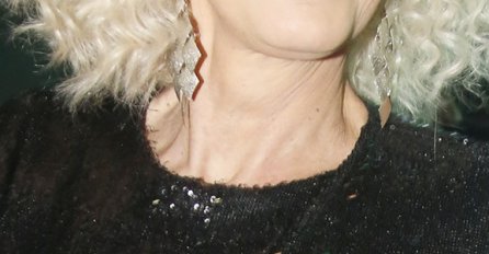 MNOGI JE NISU PREPOZNALI: Poznata pjevačica došla na snimanje novogodišnjeg programa OVAKA, SVI SE PITAJU ŠTA JOJ SE DESILO