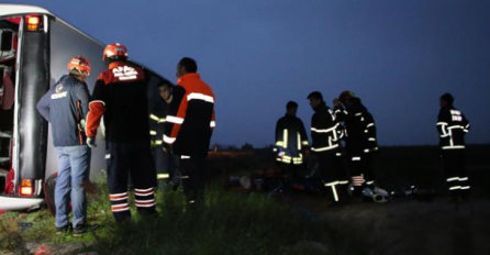 U prevrtanju autobusa poginulo 14 osoba i 37 povrijeđeno u Sudanu