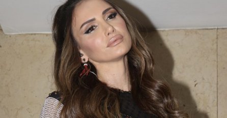 Emini Jahović je ova godina bila veoma turbulentna, a nakon svega ima samo jednu želju za Novu godinu, IZNENADIT ĆETE SE KAD ČUJETE KOJU