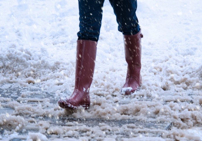 Evo kako ugrijati noge zimi: Odličan način koji će vas spasiti od hladnoće