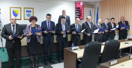 Potvrđena nova Vlada USK, Mustafa Ružnić ostaje premijer